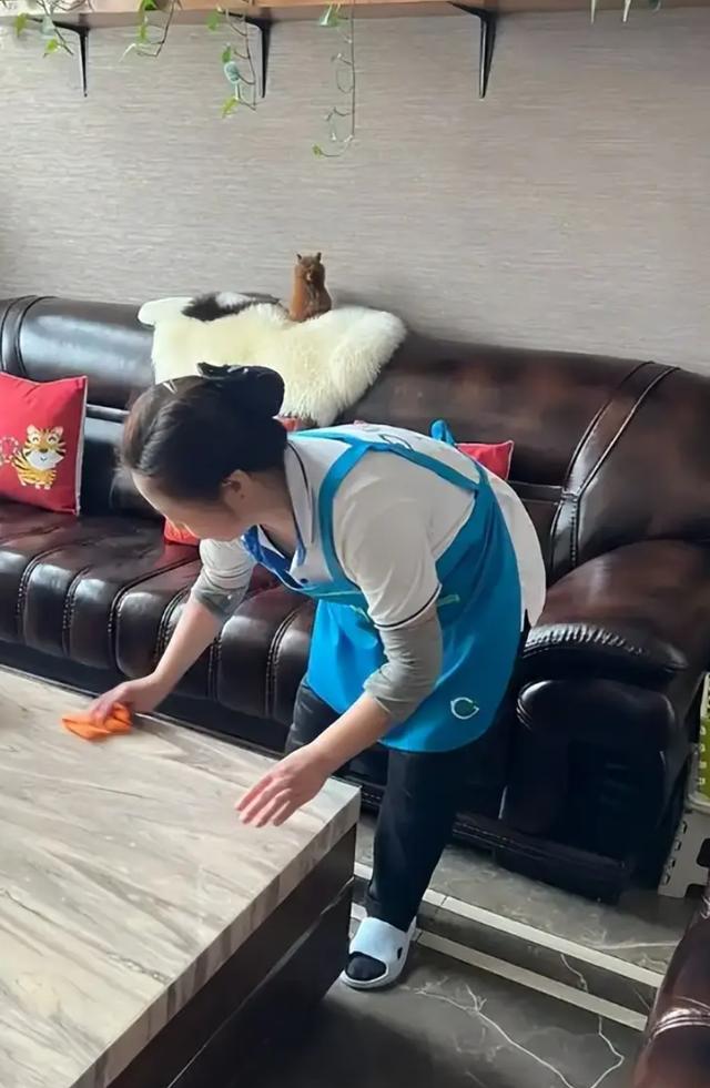 住家保姆