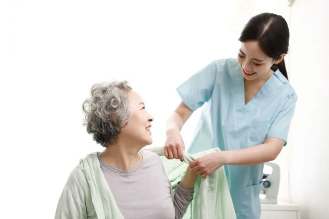 老人陪护